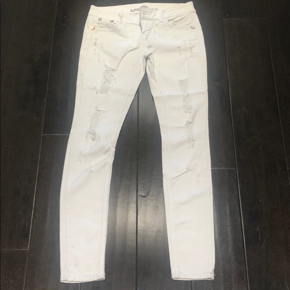 almost famous white jeans